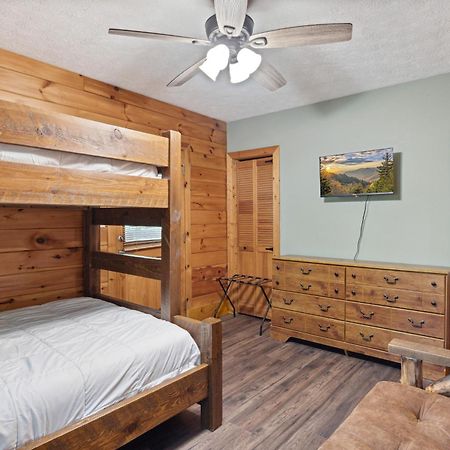 1 Min To The Parkway Spacious Cabin W 3 Suites And Extra Bedroom! Піджен-Фордж Екстер'єр фото