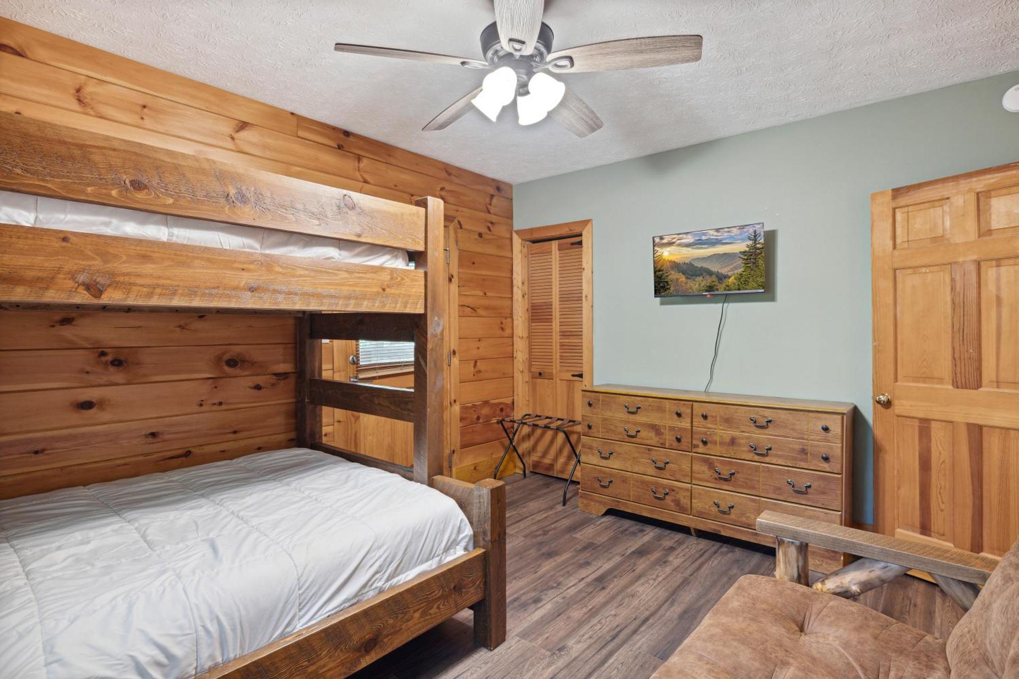 1 Min To The Parkway Spacious Cabin W 3 Suites And Extra Bedroom! Піджен-Фордж Екстер'єр фото